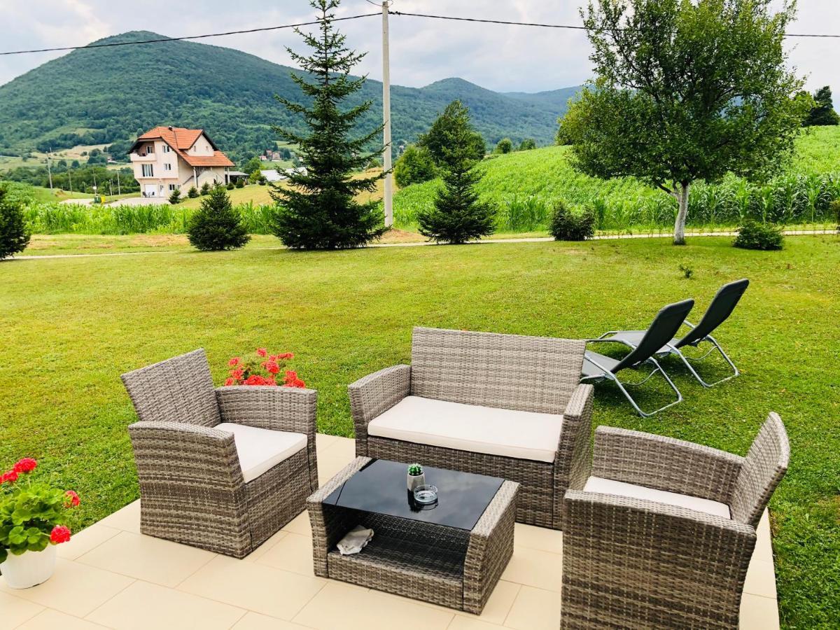 Apartment Golden Fields Smoljanac Exterior foto