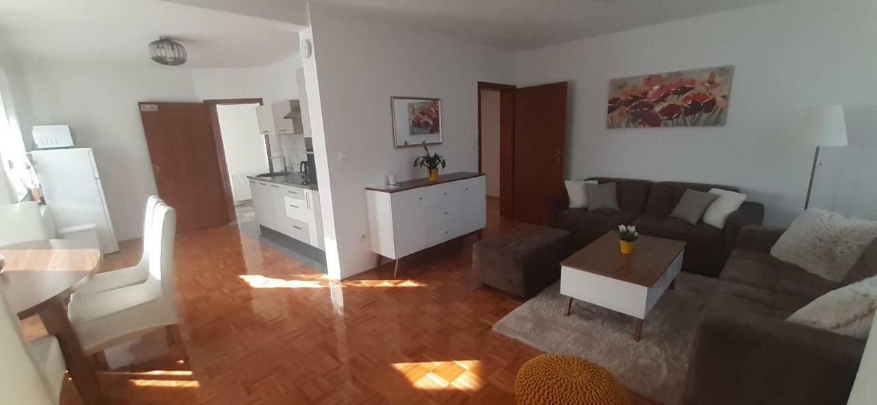 Apartment Golden Fields Smoljanac Exterior foto
