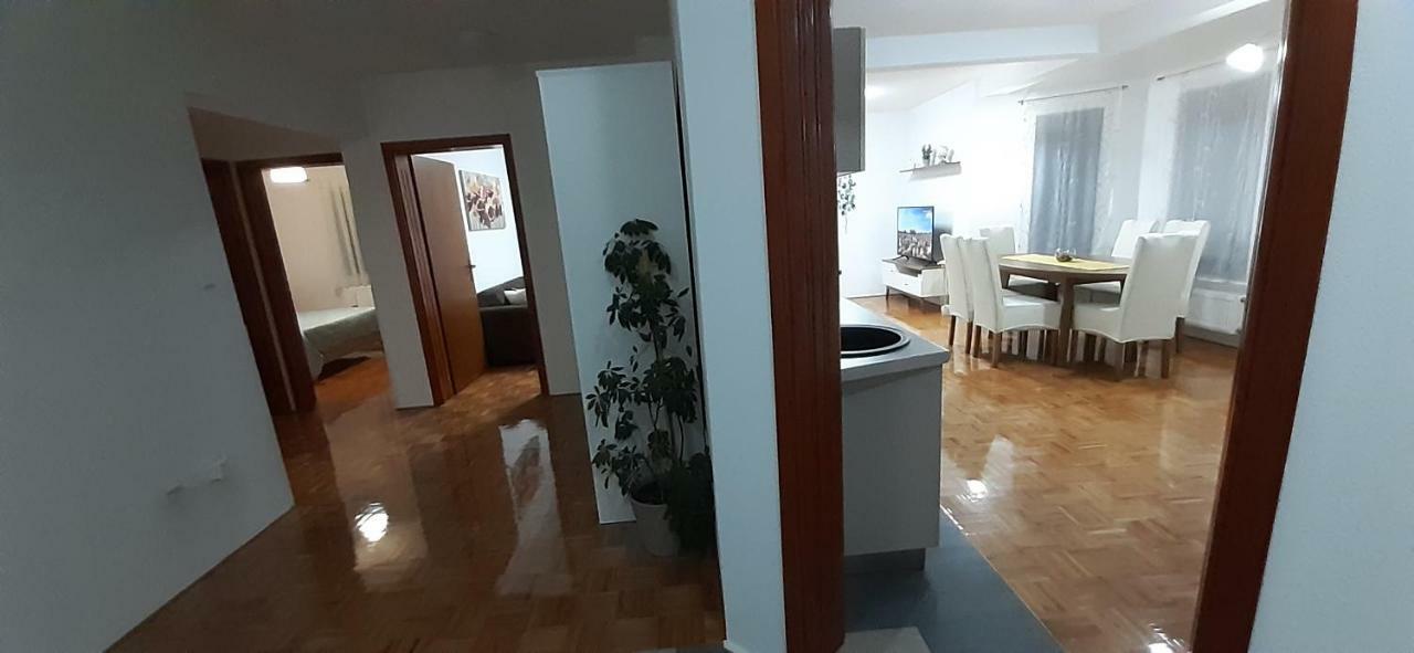 Apartment Golden Fields Smoljanac Exterior foto